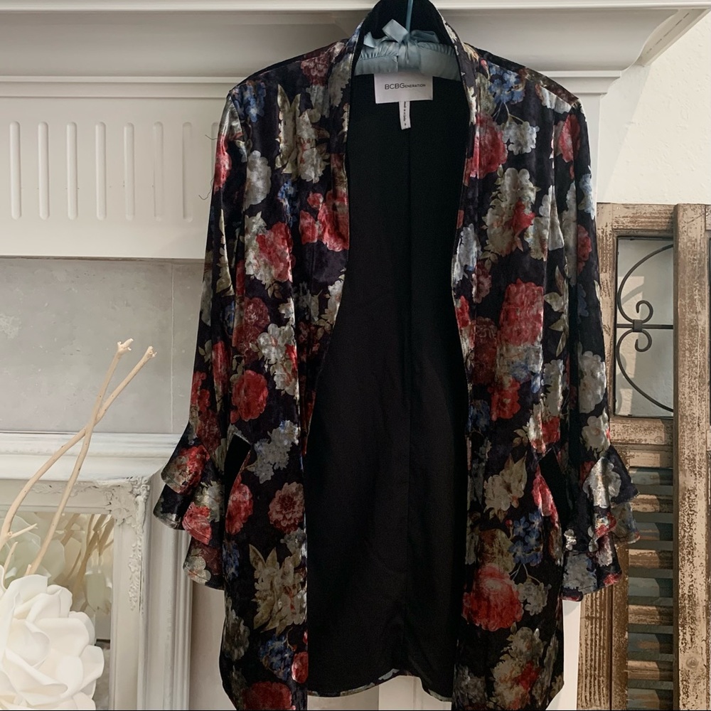 BCBG GENERATION BOHO FLORAL RUFFLE SLEEVES VELVET CARDIGAN BLAZER - Picture 4 of 16